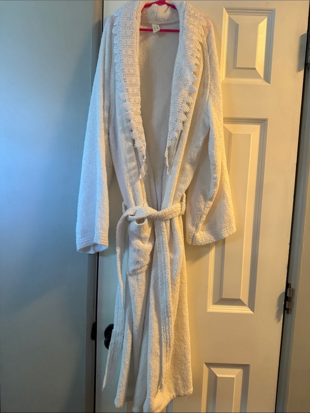Vintage White Plush Shawl-Collar Bath Robe - Women